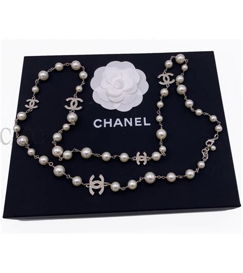 collana di perle modello chanel|Chanel collane.